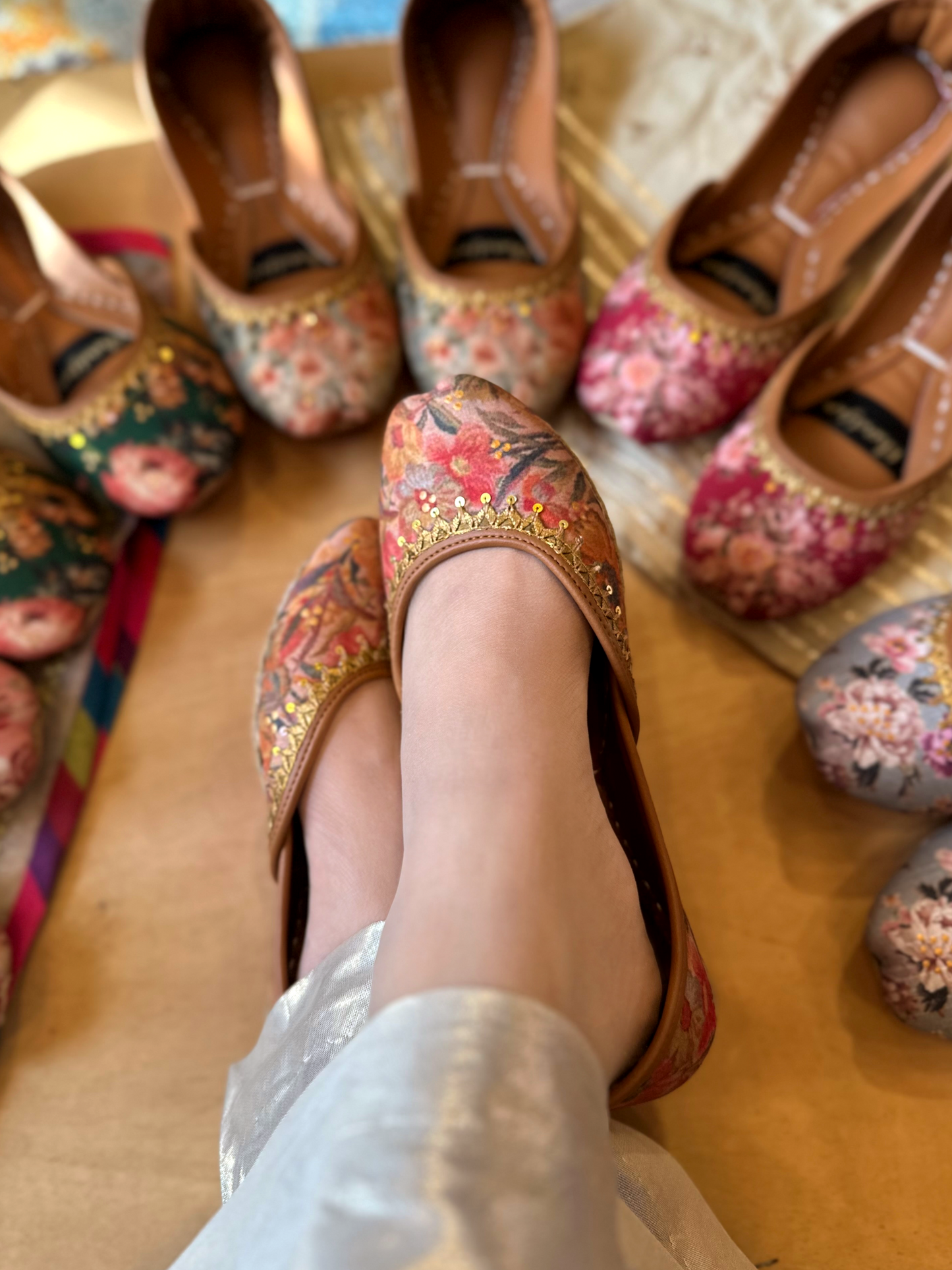 Gul Afshan گل افشاں