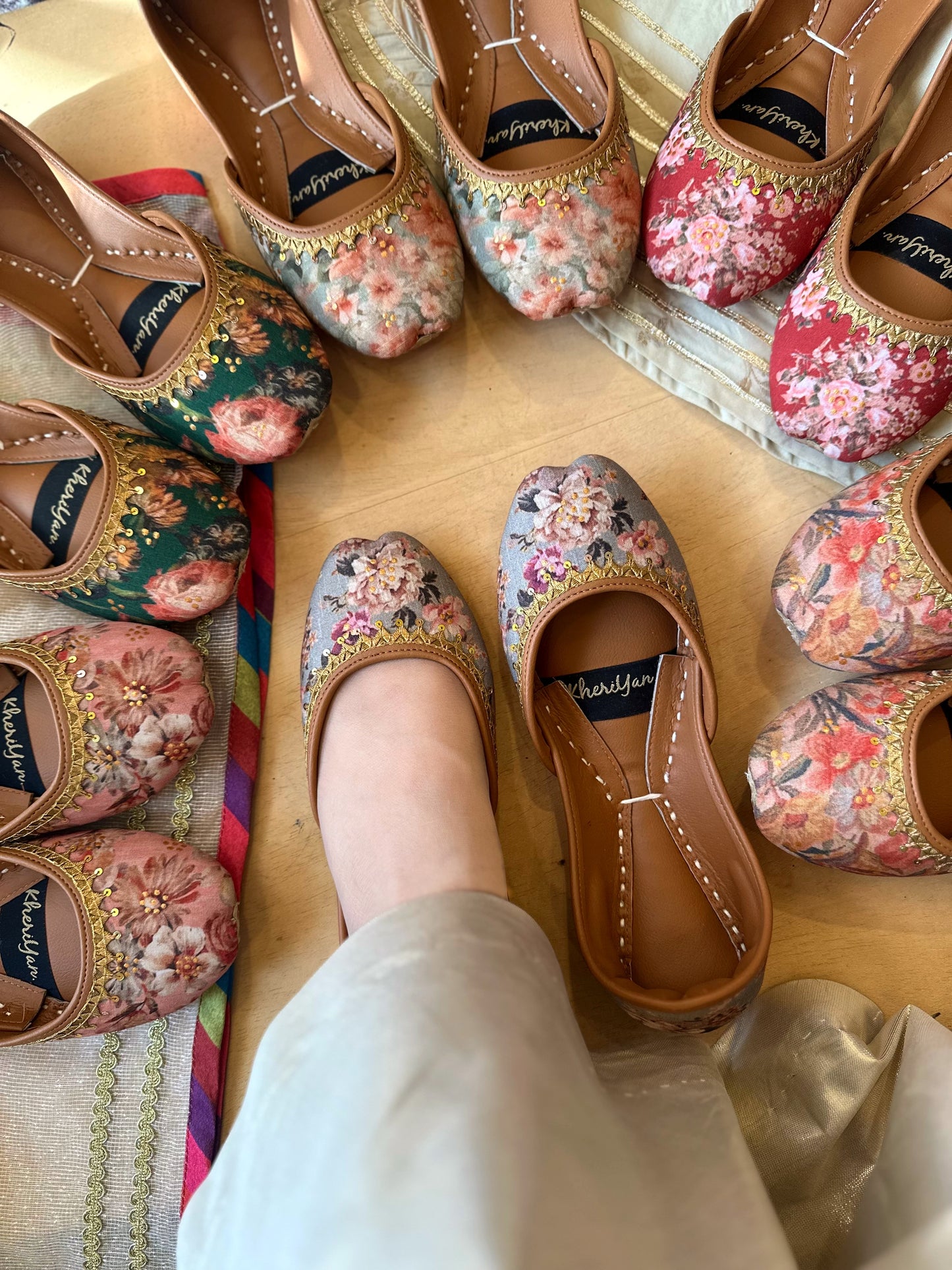 Gul Azar گل عذر