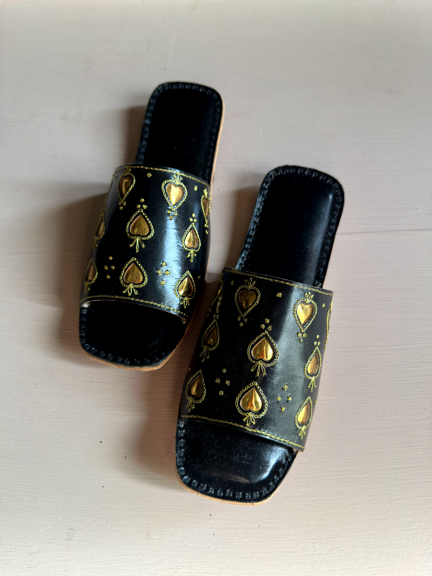Dilara-black